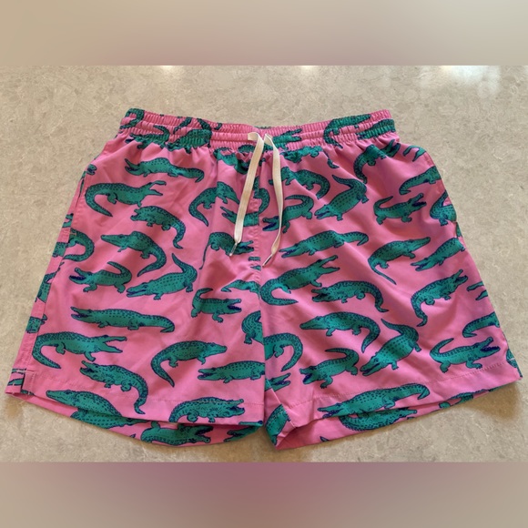 NWOT Chubbies Swim Trunks The Glades Alligator Print Pink 5.5" Mesh Lined Size L - Picture 2 of 11